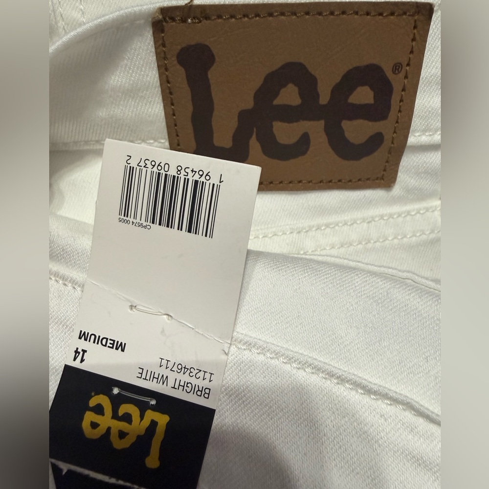 NWT Lee White Flare Jeans | High Rise Stretch Denim | Size 14 Medium - Picture 5 of 5